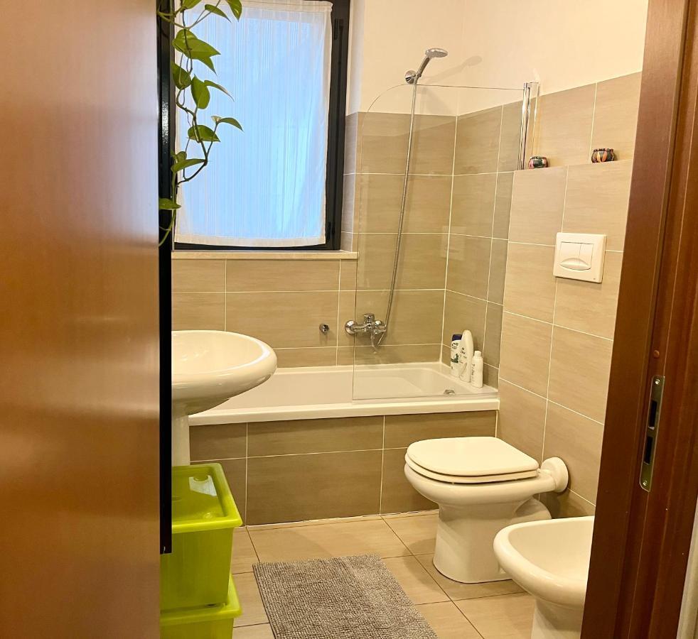 Con Giardino Max 6 Persone Sulla Mm3 Gialla Appartamento Milano