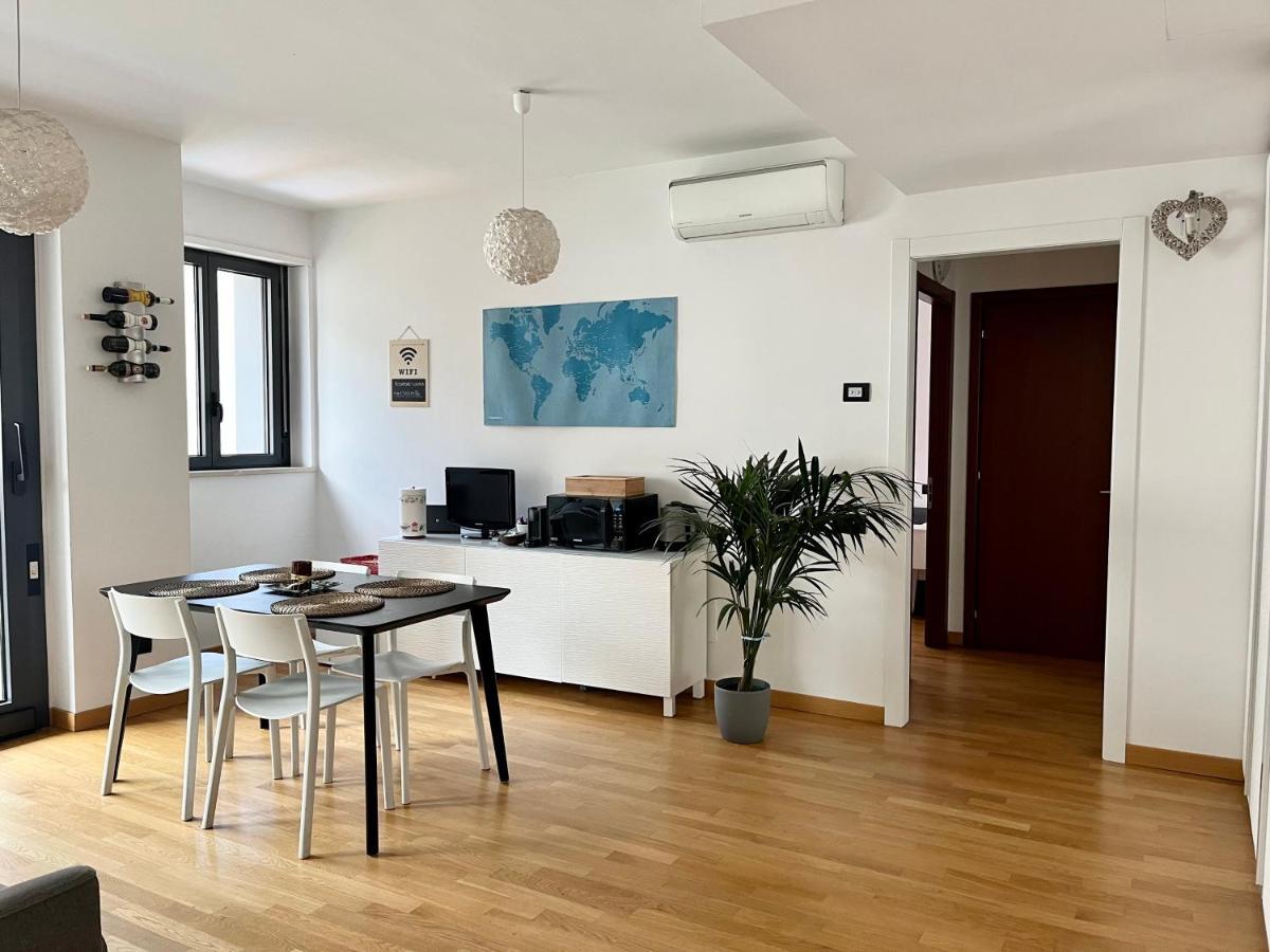 Con Giardino Max 6 Persone Sulla Mm3 Gialla *